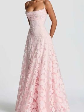 Romantic Blush Lace Maxi Dress with Spaghetti Straps